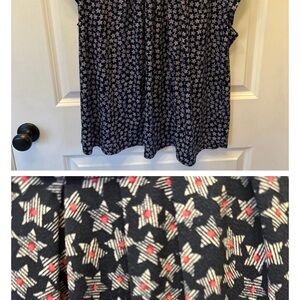 Elle xxl Blue and White Star Pattern Top